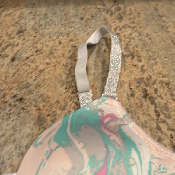 More than Magic Floral Print Bra with Adjustable Straps. No underwire - Picture 4 of 9